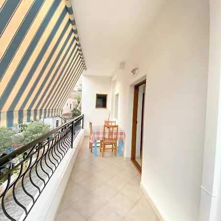 Summerland Saranda Exterior photo