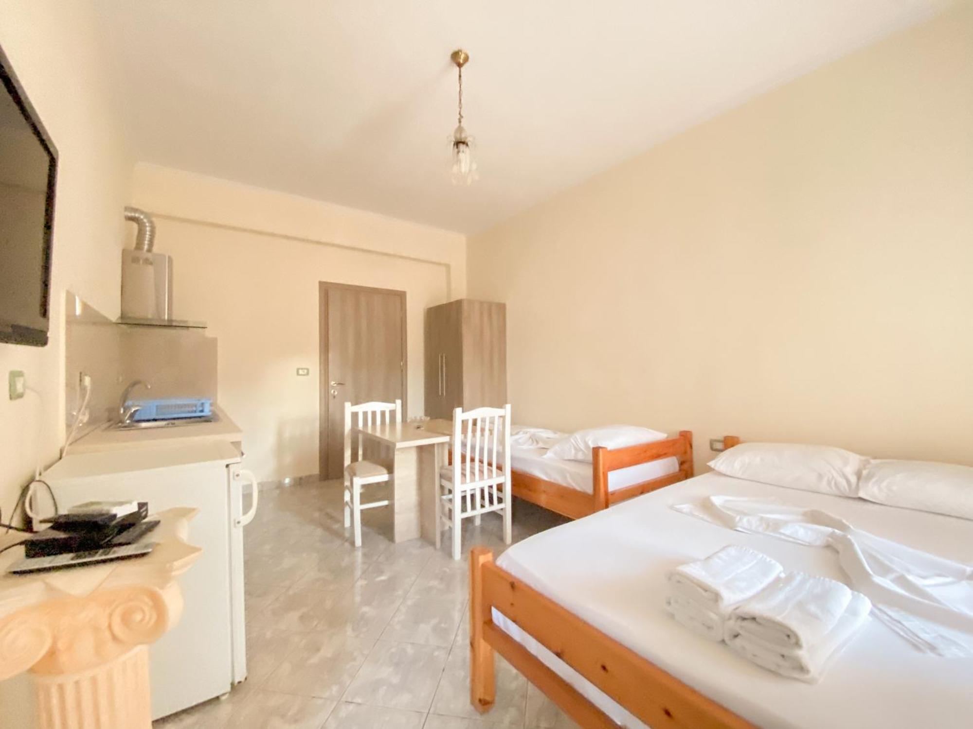 Summerland Apartment *